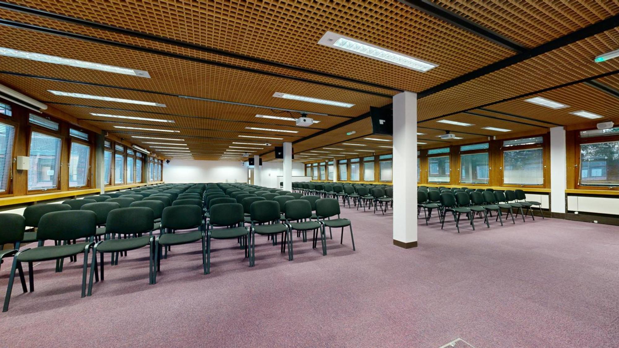 Отель Yarnfield Park Training And Conference Centre Стоун Экстерьер фото