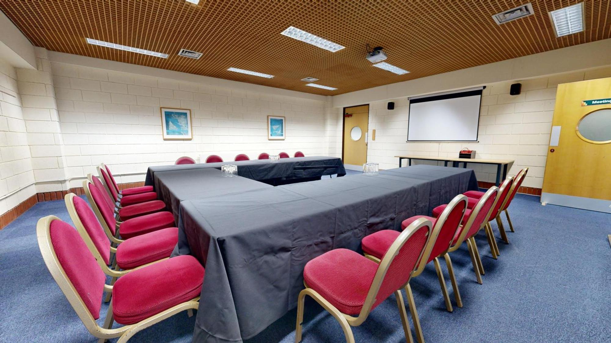 Отель Yarnfield Park Training And Conference Centre Стоун Экстерьер фото