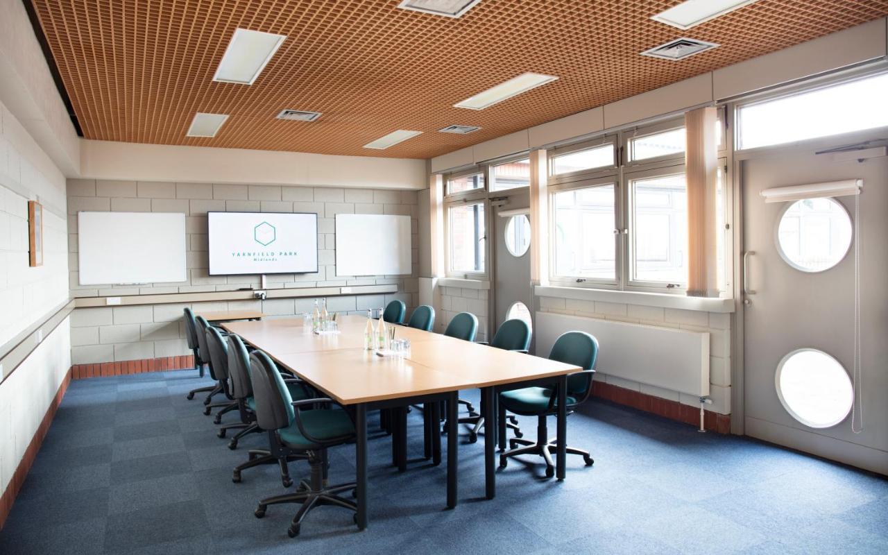 Отель Yarnfield Park Training And Conference Centre Стоун Экстерьер фото